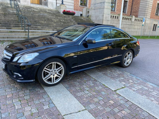 Mercedes-Benz E200 2011