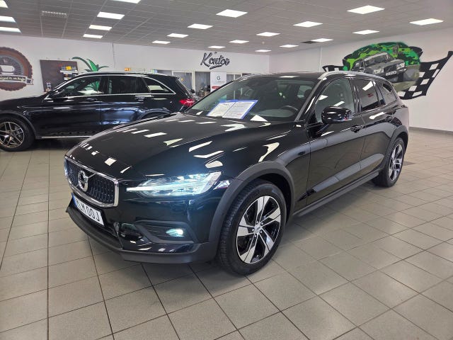Volvo V60 Cross Country 2021