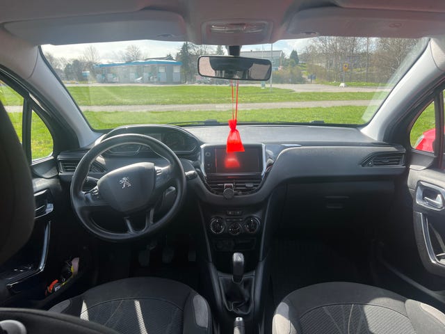 Peugeot 208 2012