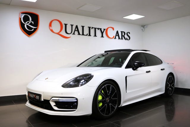 Porsche Panamera 2021