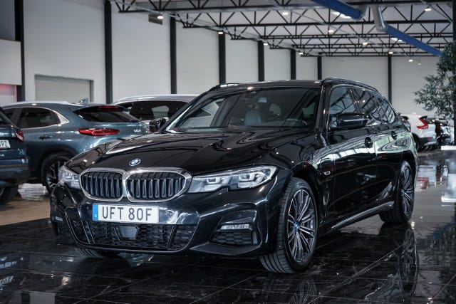 BMW 330e 2022