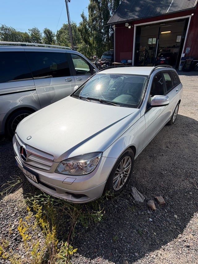 Mercedes-Benz C200 2009