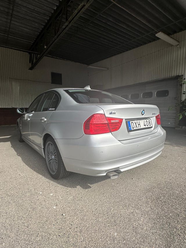 BMW 318d 2011