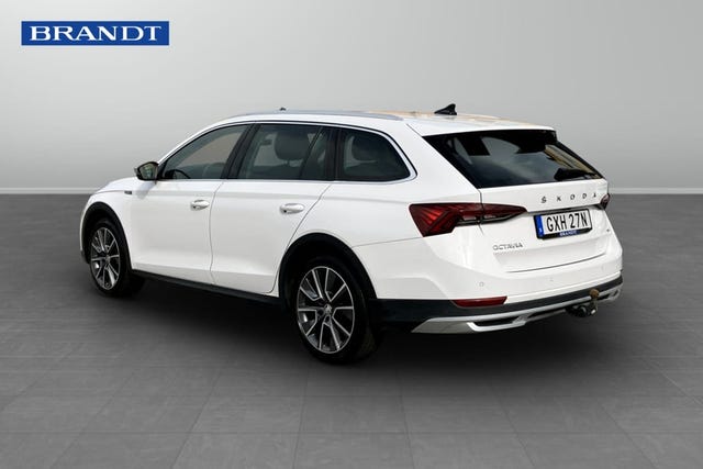 Skoda Octavia Scout 2023 – bild 2