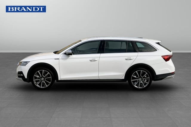 Skoda Octavia Scout 2023 – bild 4