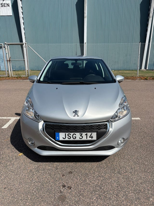 Peugeot 208 2015
