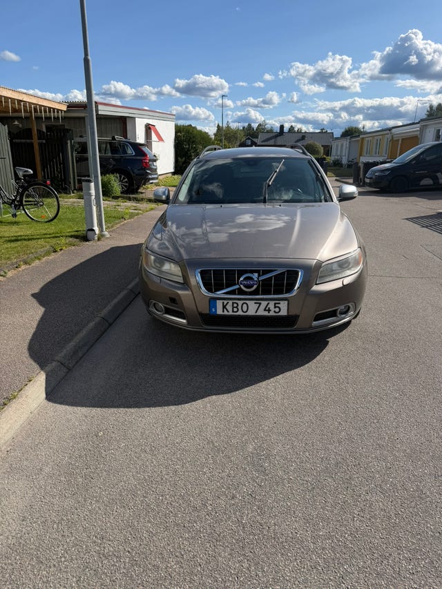 Volvo V70 2010