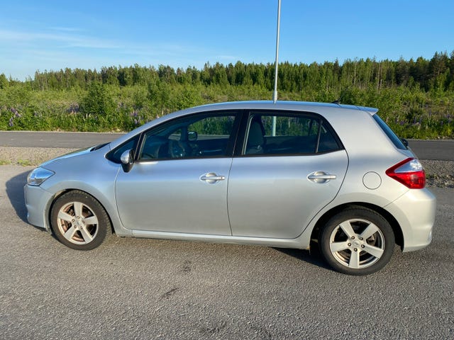 Toyota Auris 2011