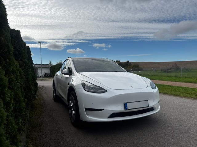 Tesla Model Y 2022
