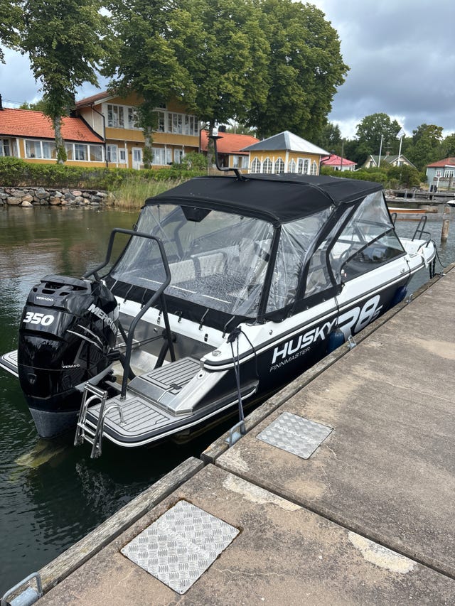 Husky R8S T-Top 2017 till salu