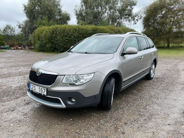 Skoda Superb 2013