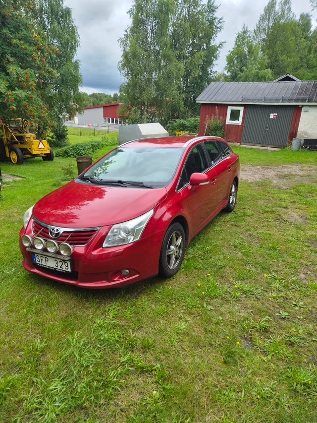 Toyota Avensis 2010