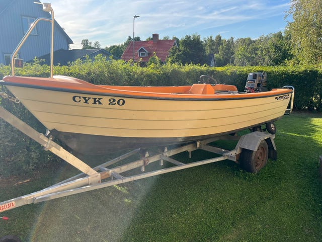 Crescent 465 med styrpulpet