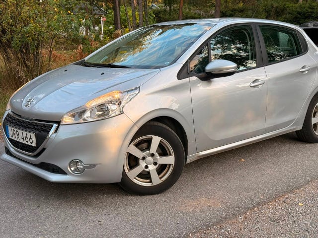 Peugeot 208 2015