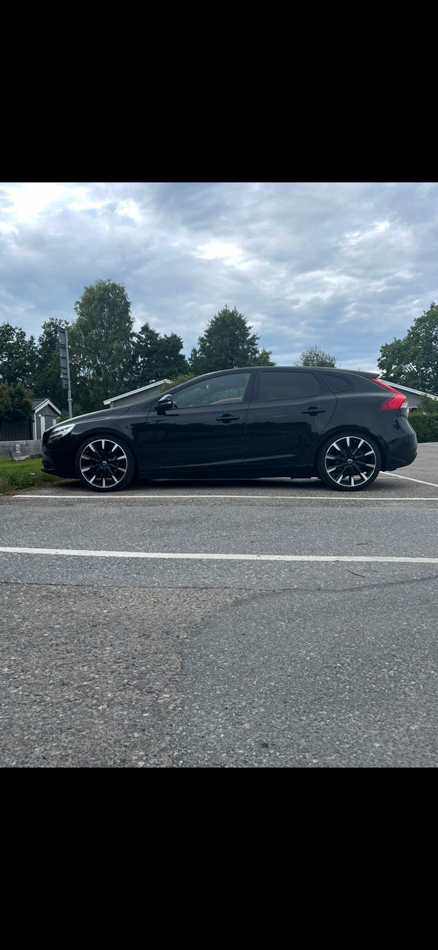 Volvo V40 2017