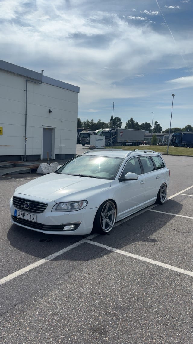 Volvo V70 2015