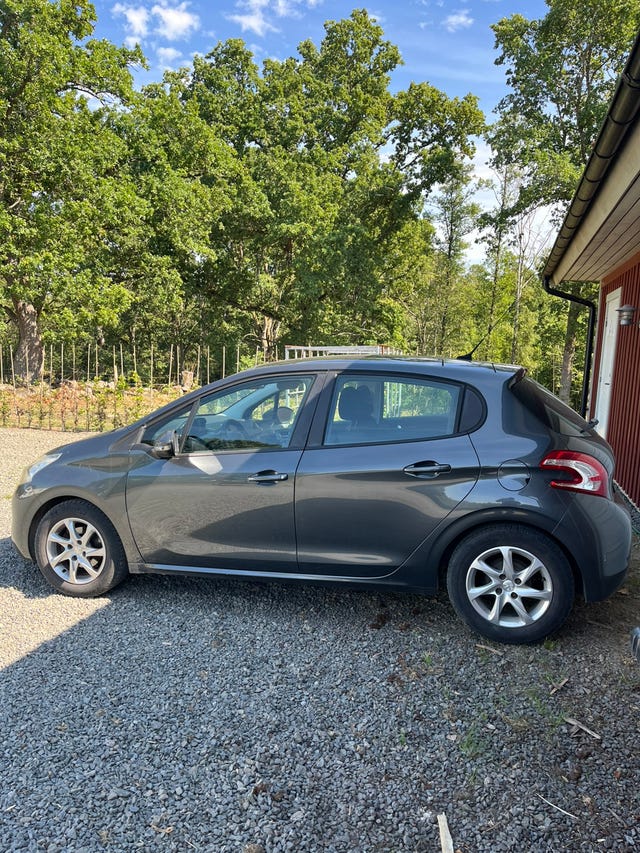 Peugeot 208 2014