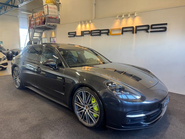 Porsche Panamera 4 2018