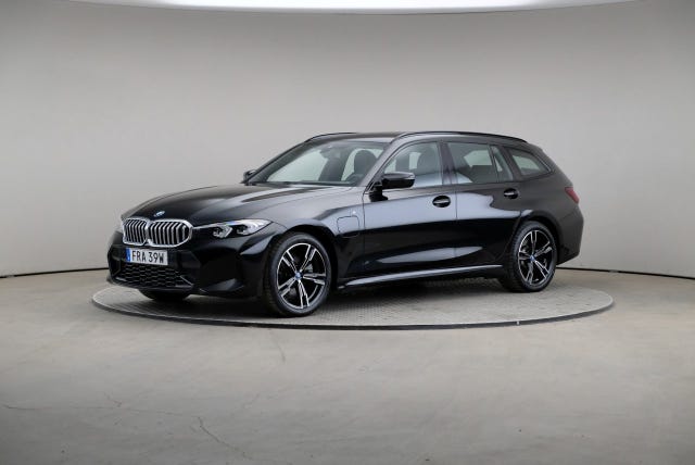 BMW 330e 2024