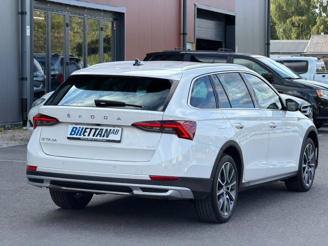 Skoda Octavia Scout 2023 – bild 4