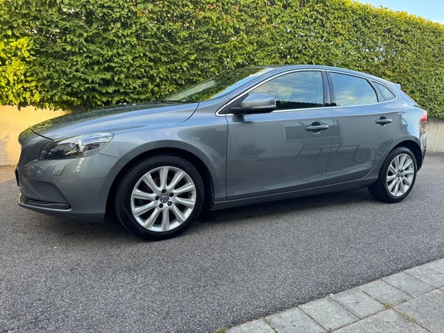 Volvo V40 2016