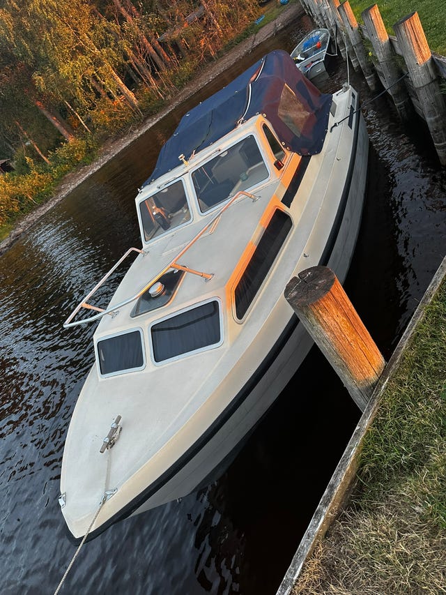 Finnsport 650 AC med 115hk fyrtaktare och trailer