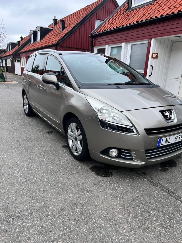 Peugeot 5008 2010