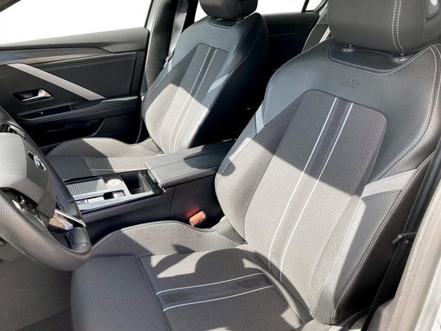 Opel Astra 2024 – bild 4