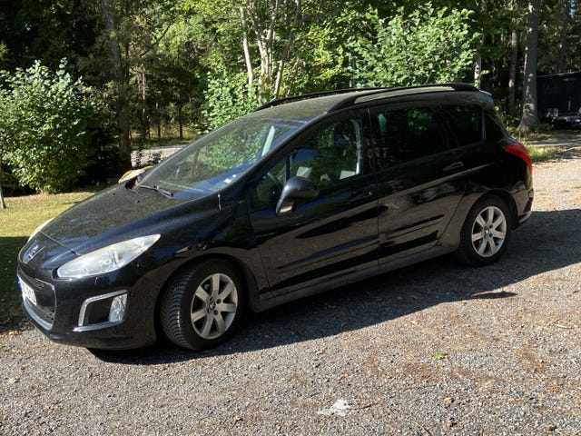 Peugeot 308 SW 2011