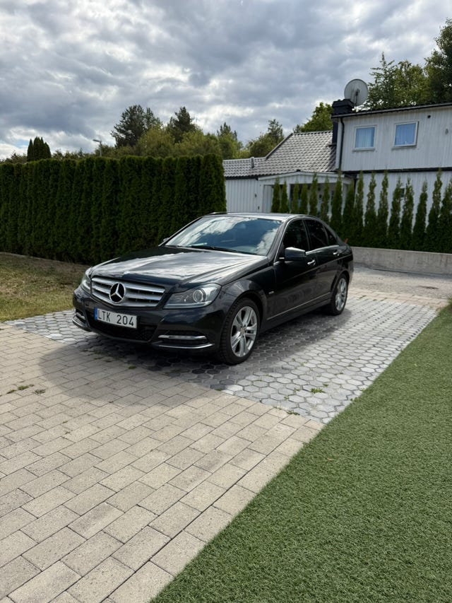 Mercedes-Benz C180 2012