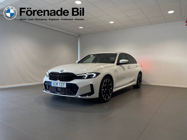BMW 330e 2025