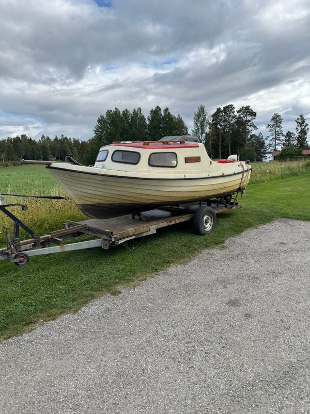 Crescent motorbåt / campingbåt