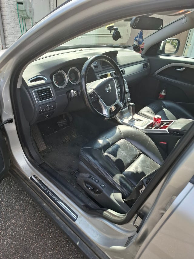 Volvo XC70 2012