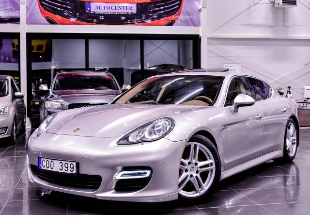 Porsche Panamera Turbo 2011