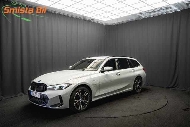 BMW 330e 2023