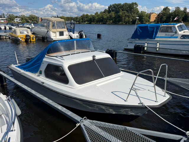 Trevlig båt med valmöjligheter