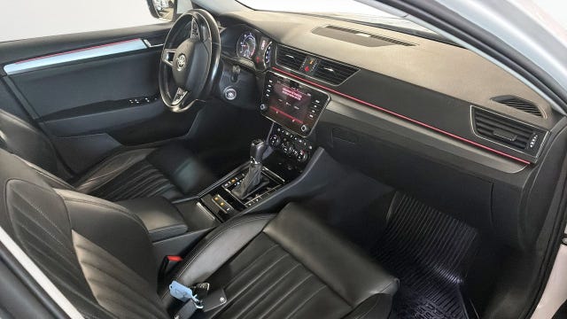 Skoda Superb 2019 – bild 3