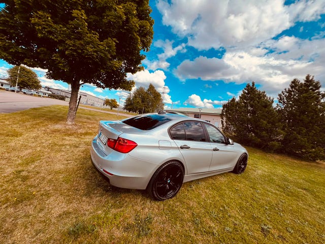 BMW 320d 2013 – bild 3