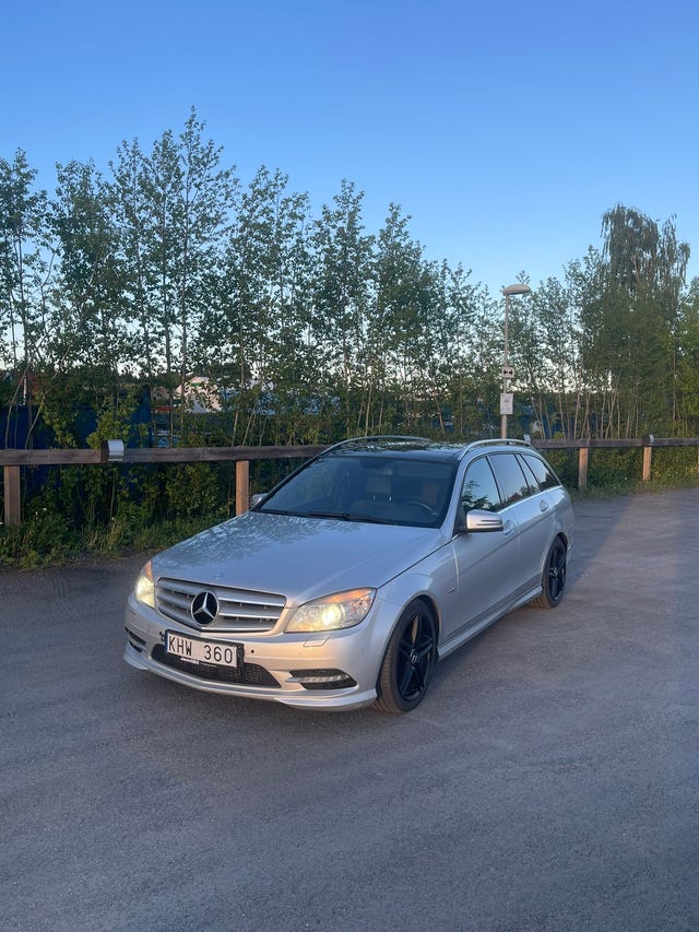 Mercedes-Benz C250 2011