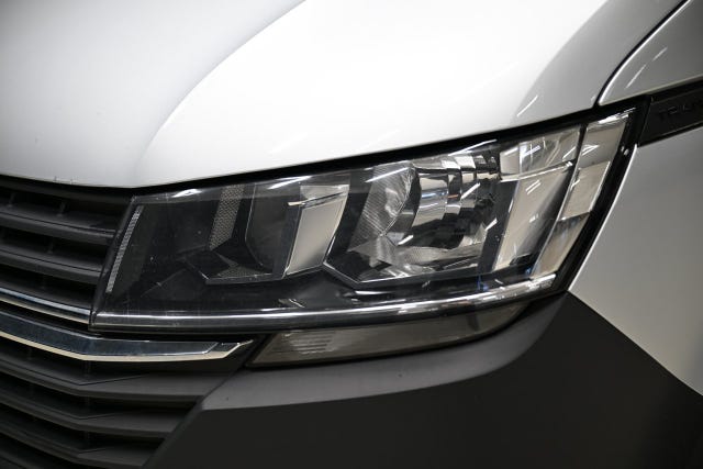 Volkswagen Transporter 2021 – bild 2