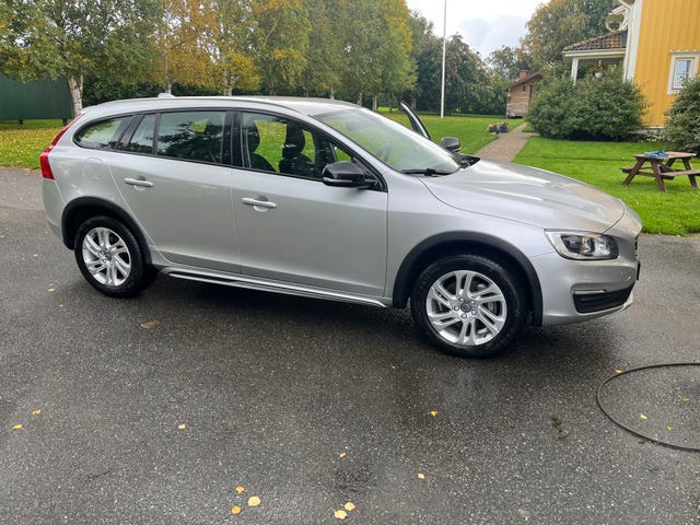 Volvo V60 Cross Country 2017
