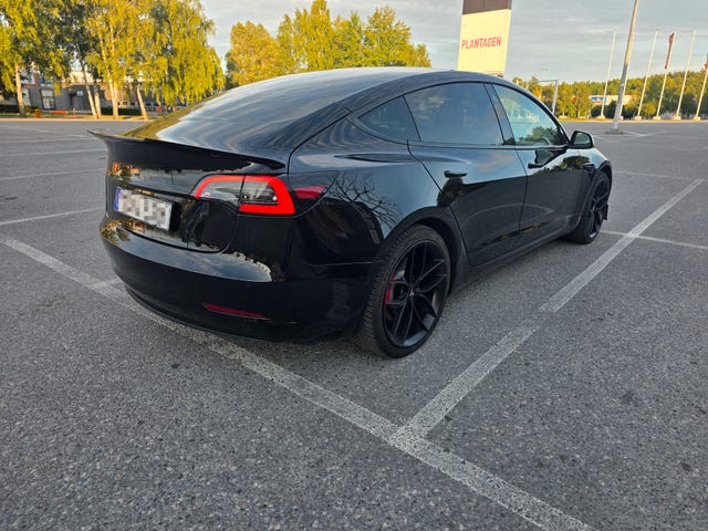 Tesla Model 3 2022