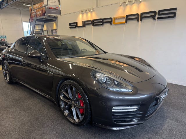 Porsche Panamera GTS 2014
