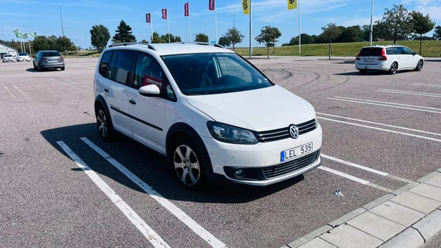 Volkswagen Touran Cross 2011