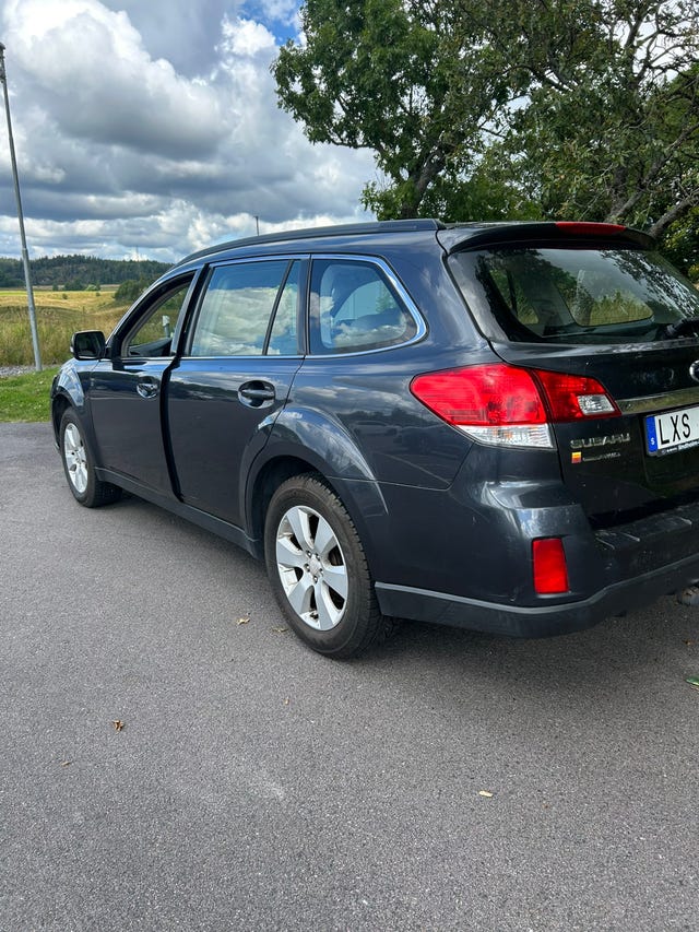 Subaru Outback 2011