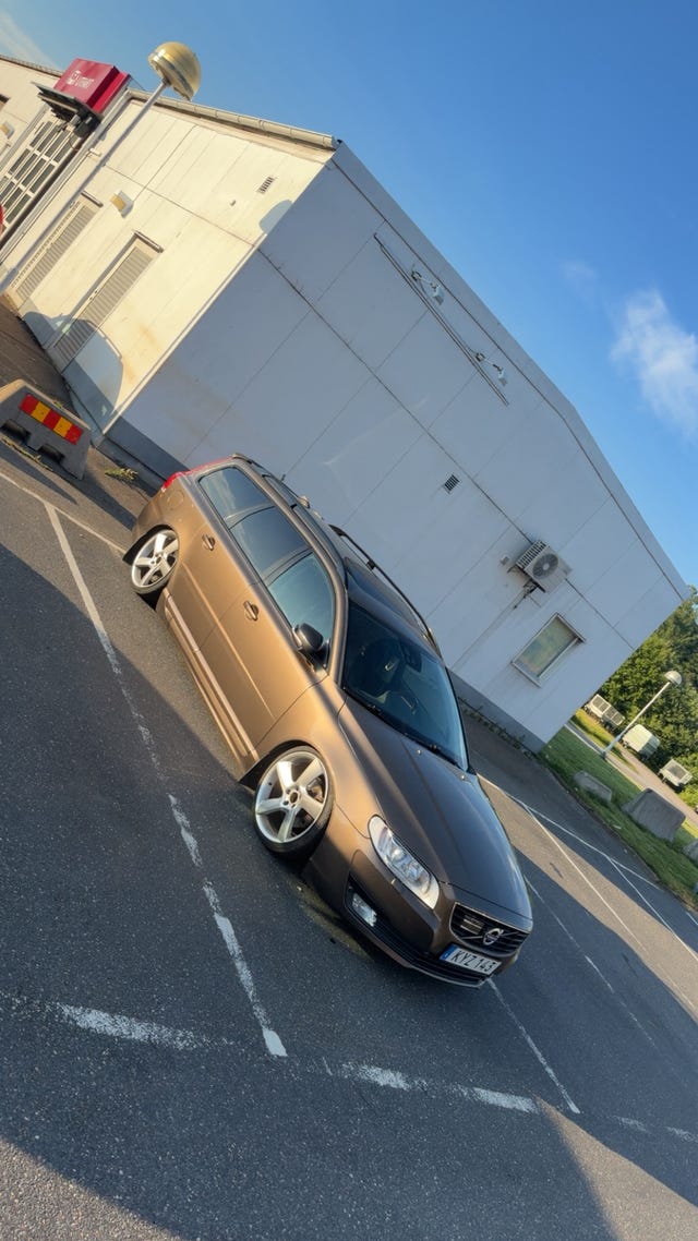 Volvo V70 2016