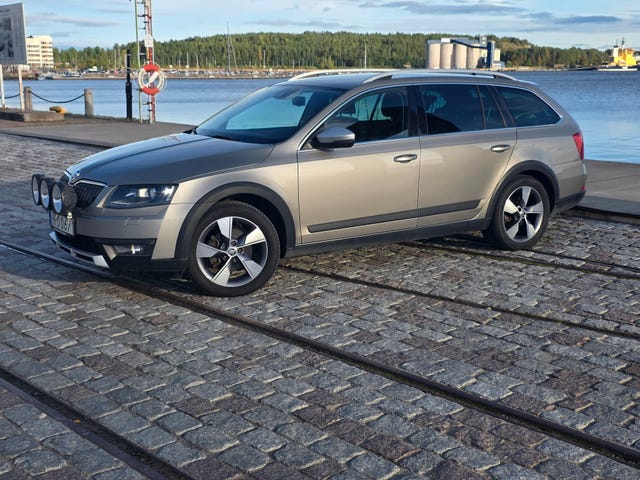 Skoda Octavia Scout 2015