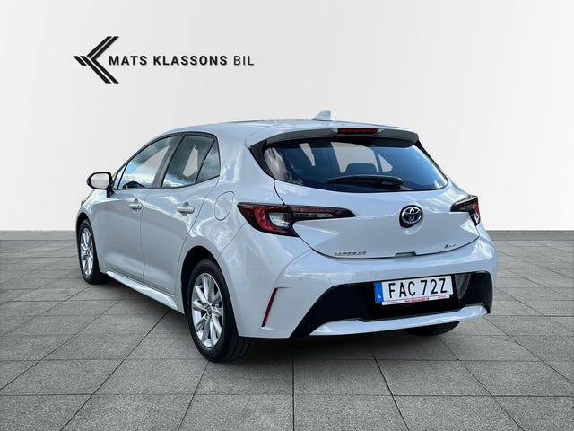 Toyota Corolla 2025 – bild 2