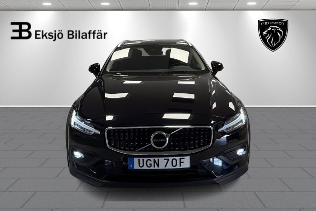 Volvo V60 Cross Country 2021 – bild 2