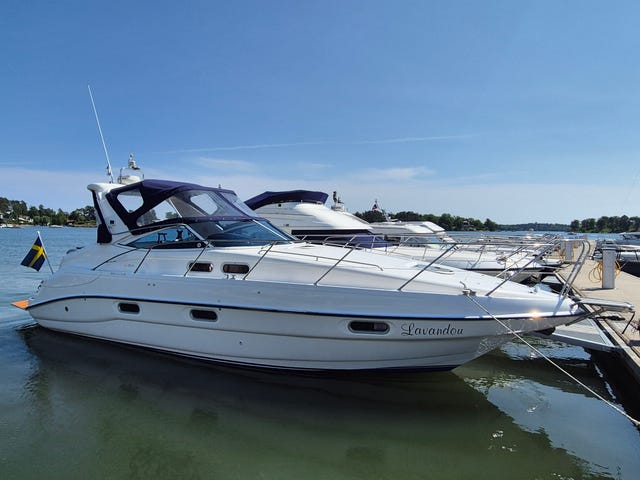 Sealine S34 med förlängd badbrygga